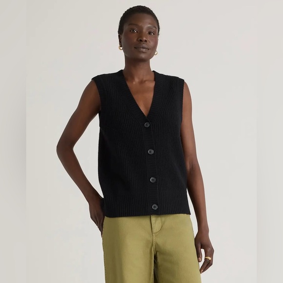 NWT! QUINCE Women’s Mongolian Cashmere Fisherman
Sweater Vest Black Size Small - Picture 9 of 11
